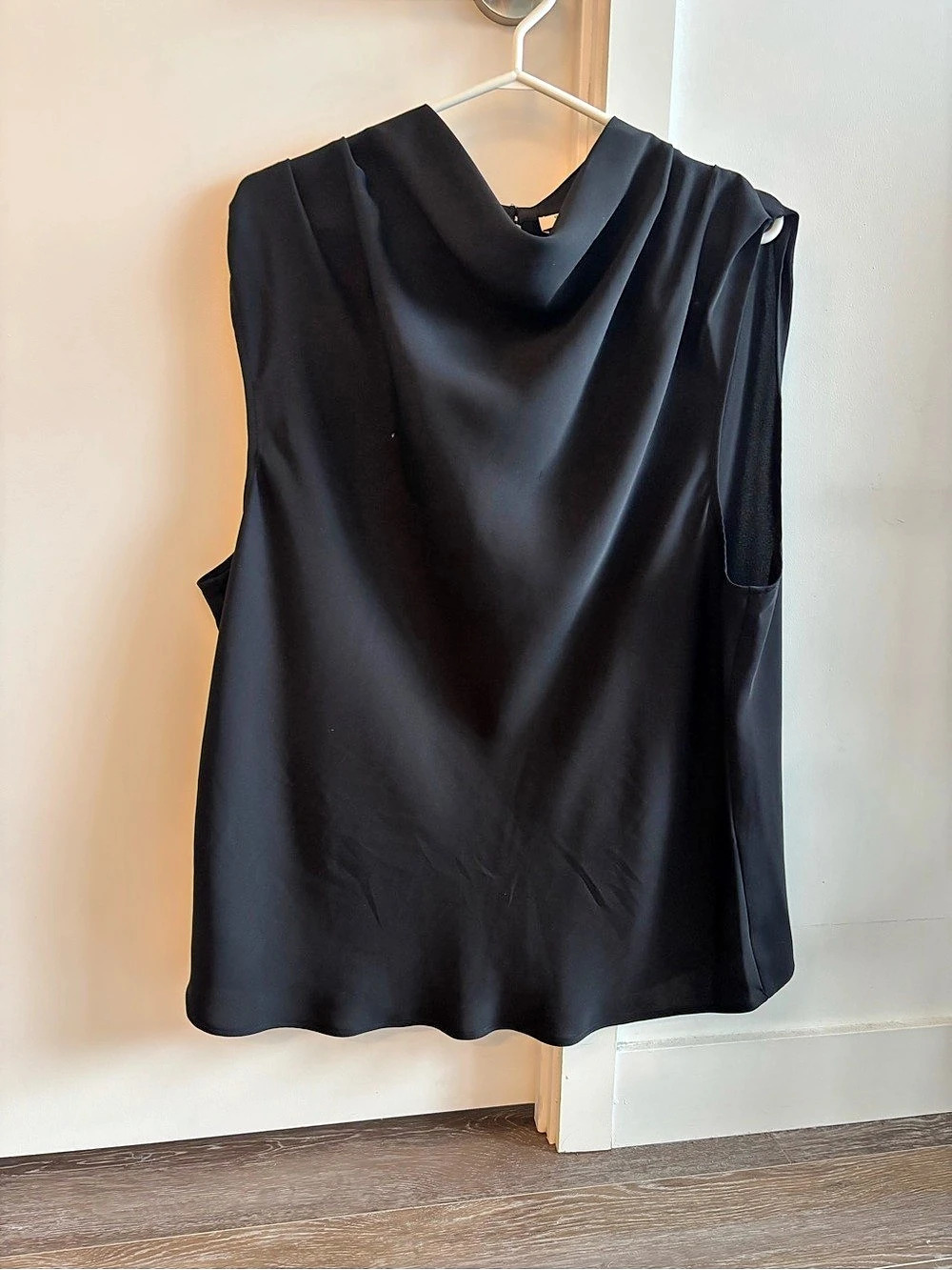 Babaton Carter Blouse Sleeveless Black Size XL